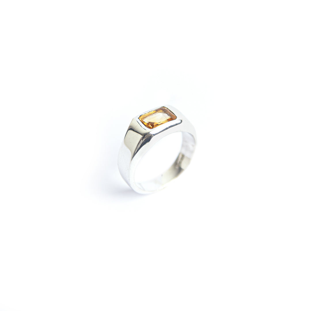 Monochrome Dôme Citrine Ring