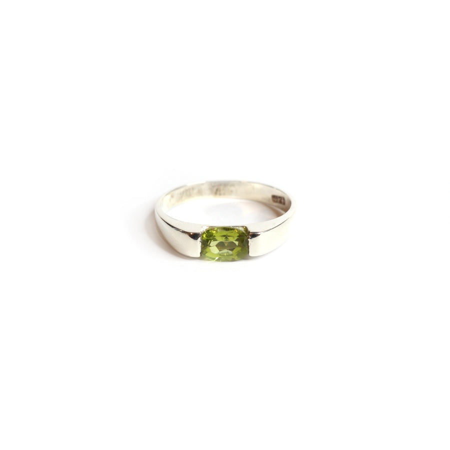 Men’s Solitaire Peridot Band