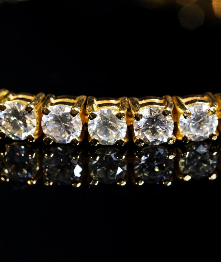 Breathtaking Diamond Women Bracelet