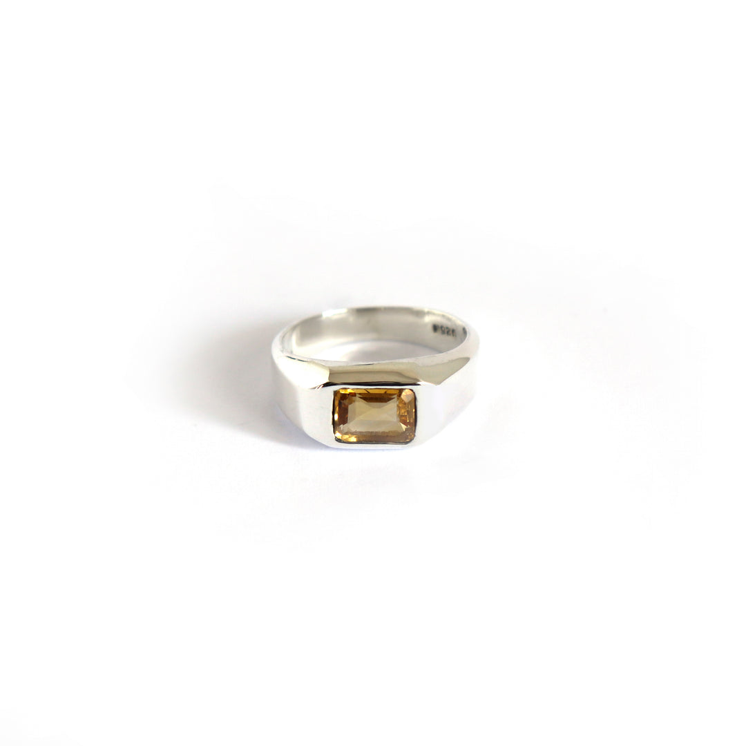 Monochrome Dôme Citrine Ring